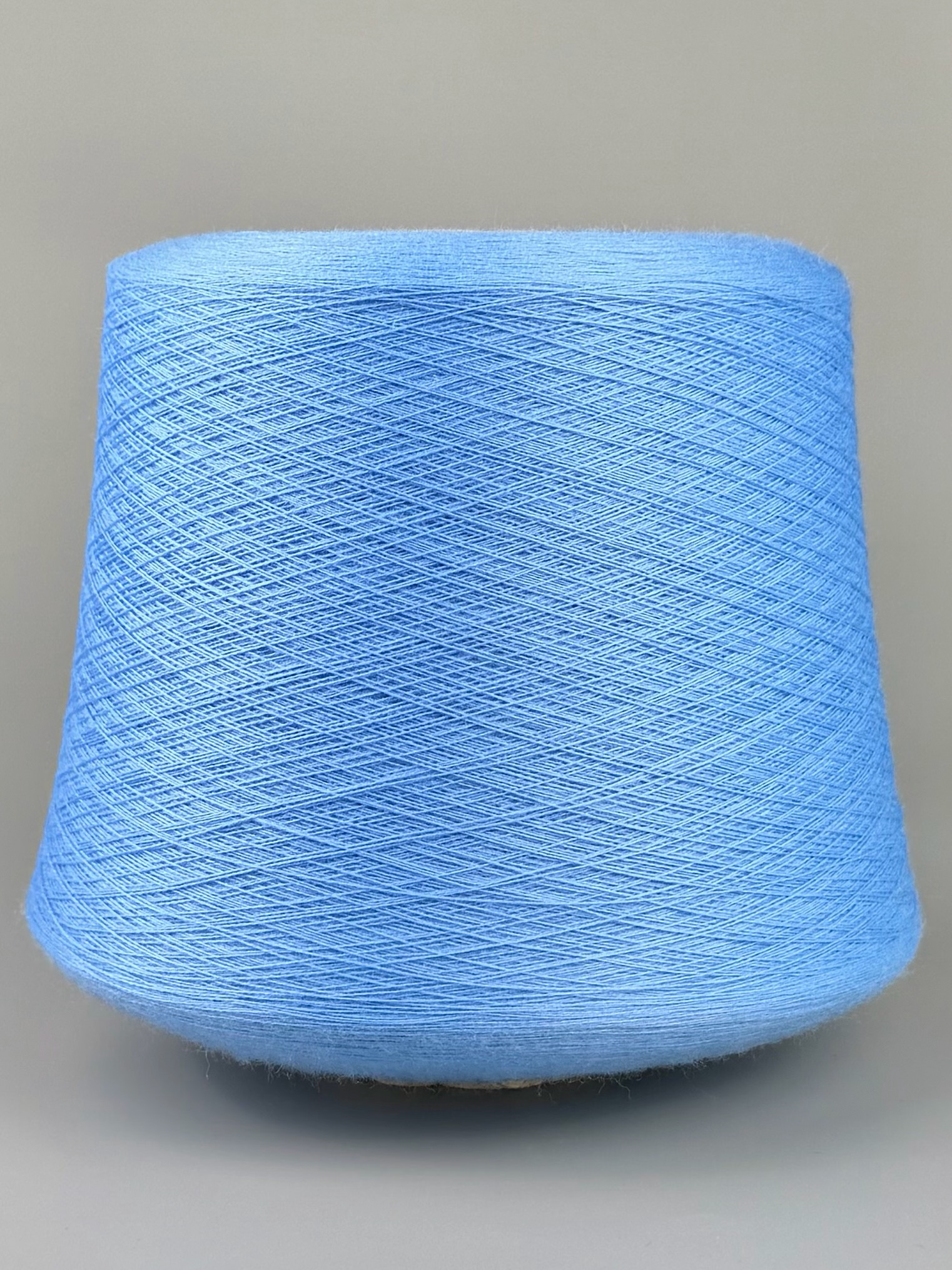 Biella Yarn Art. Leonora 2400 m / 100 g – Fil en laine mérinos extrafine col. Bleu ciel photo 2